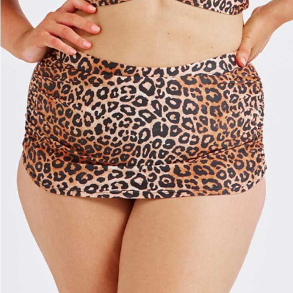 Skirted leopard bikini bottoms